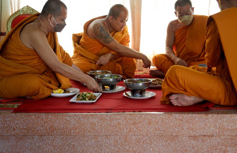 สมัยก่อนพระฉันเนื้อมนุษย์ จริงหรือไม่ ทำไมพระพุทธเจ้าถึงห้ามพระฉันเนื้อมนุษย์